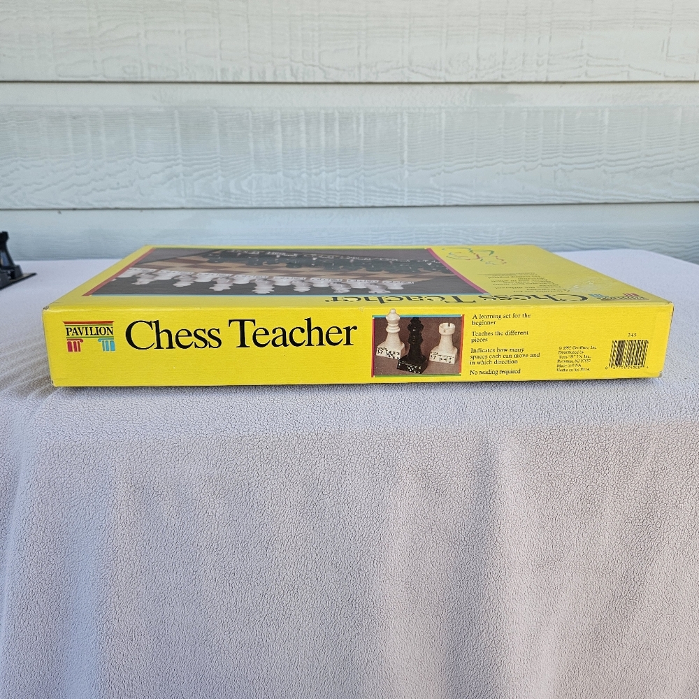 Pavilion Chess Teacher Game Set VTG 1992 Toys R Us Plastic Educational Strategy - Picture 9 of 11